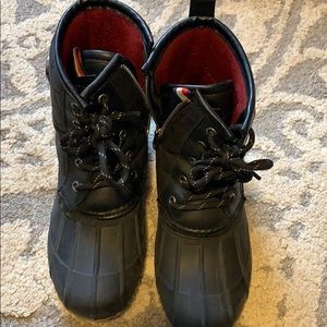 Tommy Hilfiger snow boots